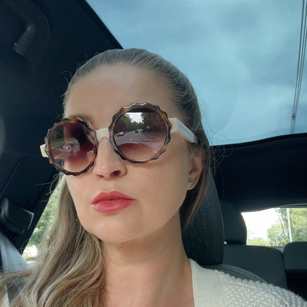 Meet your Posher, Lena